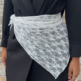 Foulard en dentelle